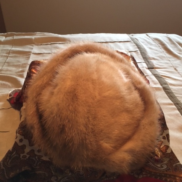 Mink fur coat with matching hat - Picture 9 of 10